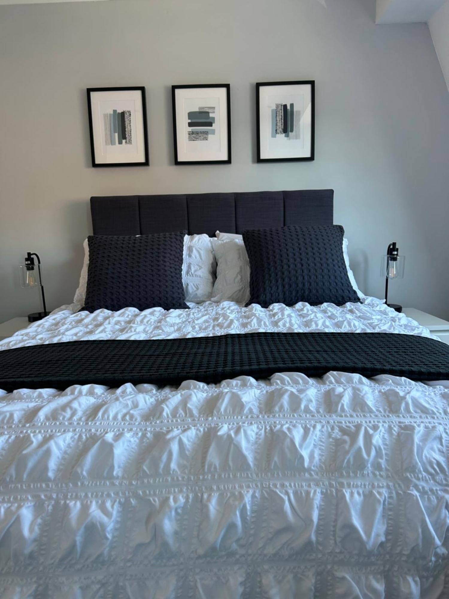 3 Bedroom - 2 Bathroom Townhouse In Corstorphine Near Murrayfield Stadium - Direct Bus To Edinburgh City Centre In 20 Minutes - Two Private Parking Spaces - Private Sunny Garden - Recently Refurbished エクステリア 写真